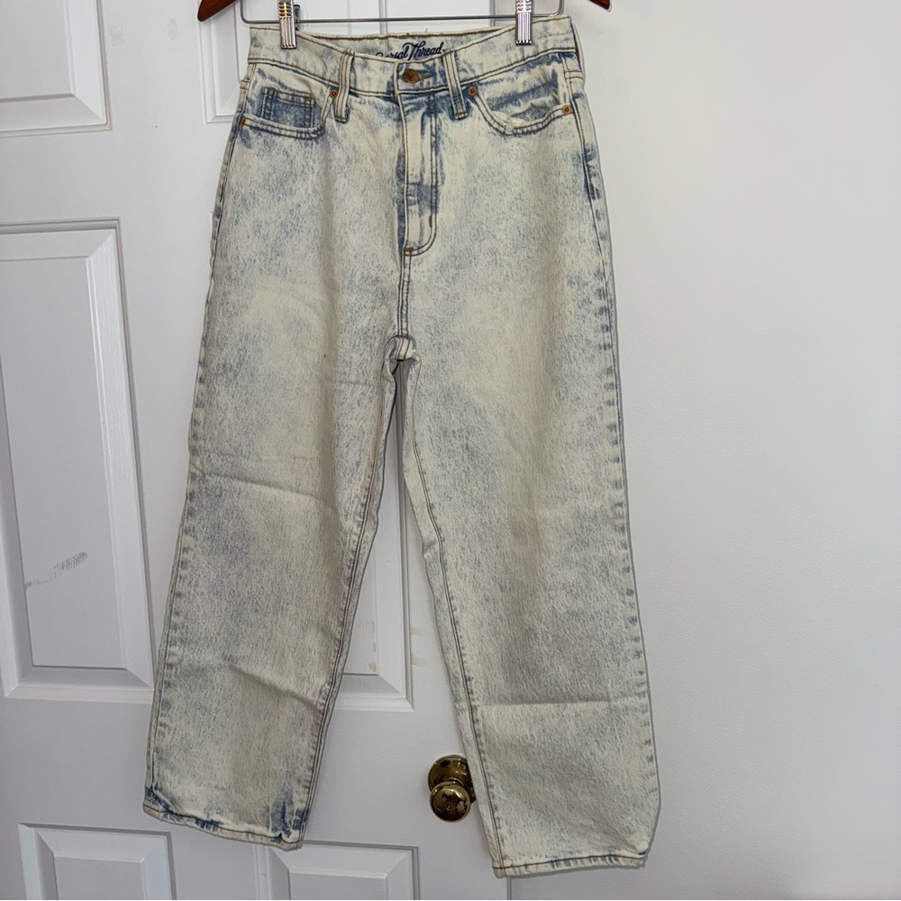 Universal Thread Vintage Wash regular Leg Jeans
